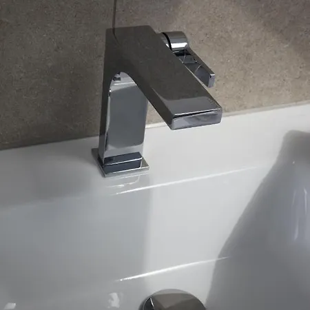 Moderne 2 In In Hervorragender Lage Und Infrastruktur