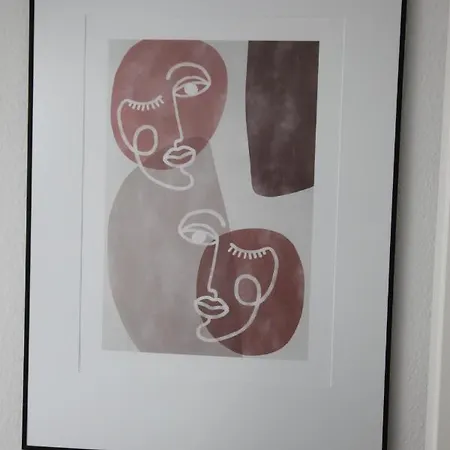 Moderne 2 In In Hervorragender Lage Und Infrastruktur * 莱恩费尔登埃希特登