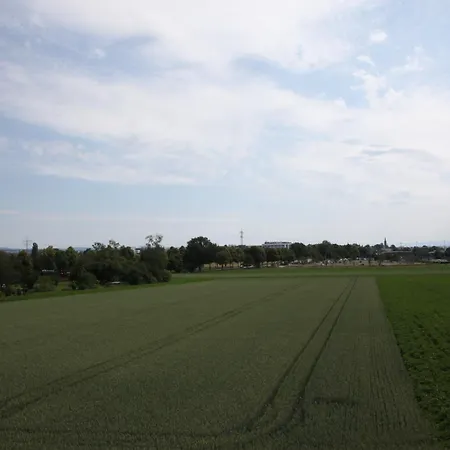 公寓 Moderne 2 In In Hervorragender Lage Und Infrastruktur